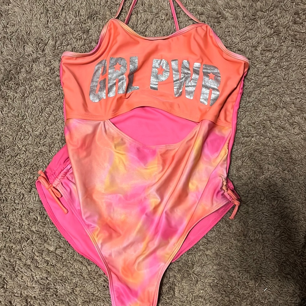 Worn a couple times no rips